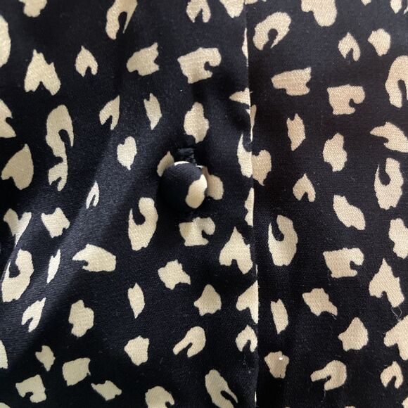 ACOA Black Button Up V-Neck Blouse Sz Large Leopard Print Pattern Poet Sleeves - Picture 9 of 9